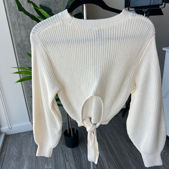 H&M Cream Knit Sweater - Picture 2 of 3